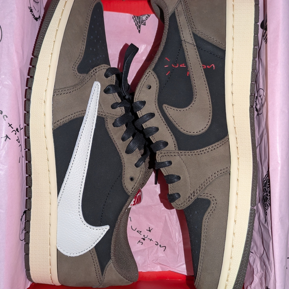 Travis Scott x Air Jordan 1 Low 'Mocha'